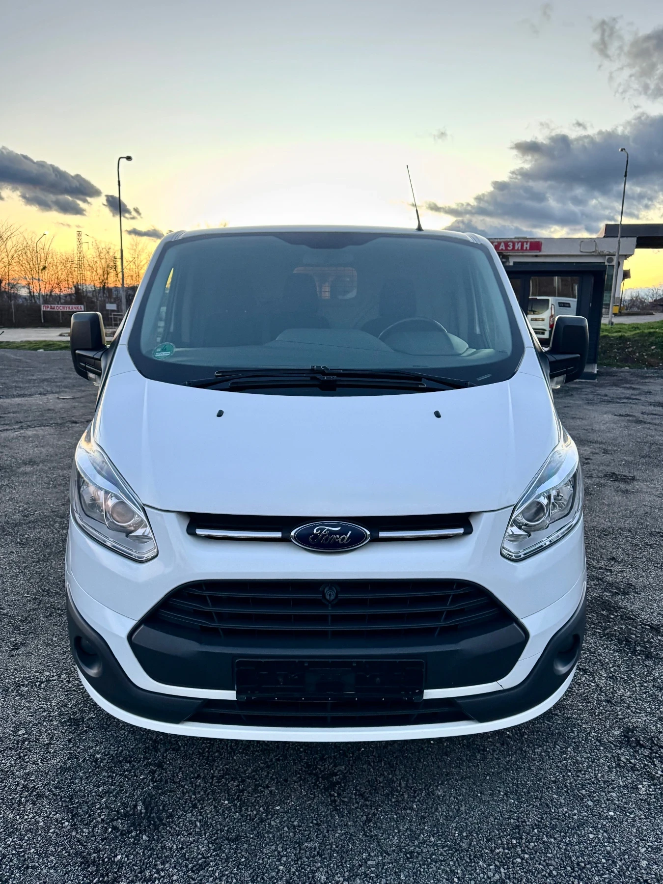Ford Transit Custom 2.2 TDCI 125кс Верига !! EURO 6, Клима, Автопилот!, снимка 2 - Бусове и автобуси - 54306987