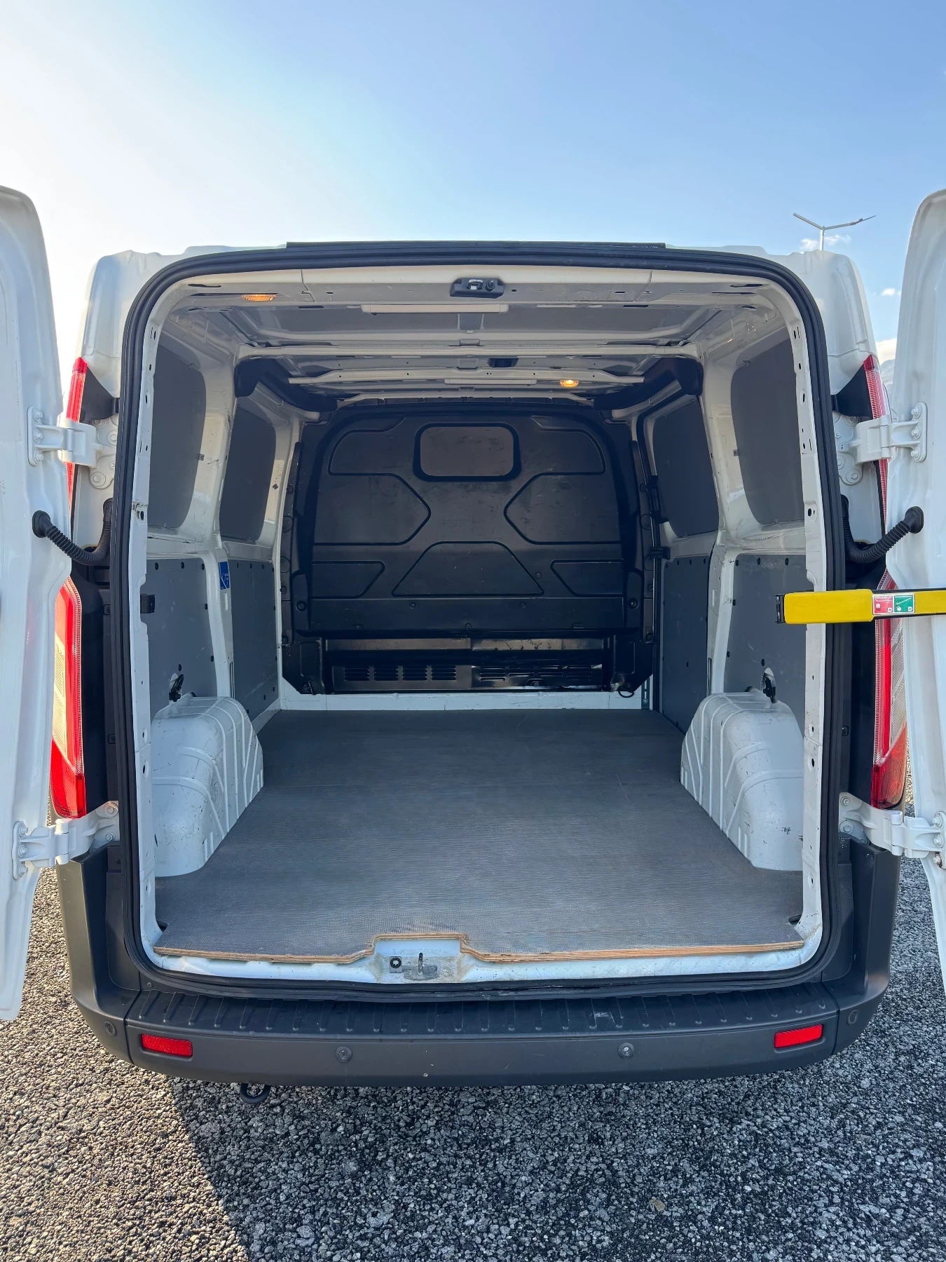 Ford Transit Custom 2.2 TDCI 125кс Верига !! EURO 6, Клима, Автопилот!, снимка 9 - Бусове и автобуси - 54306987