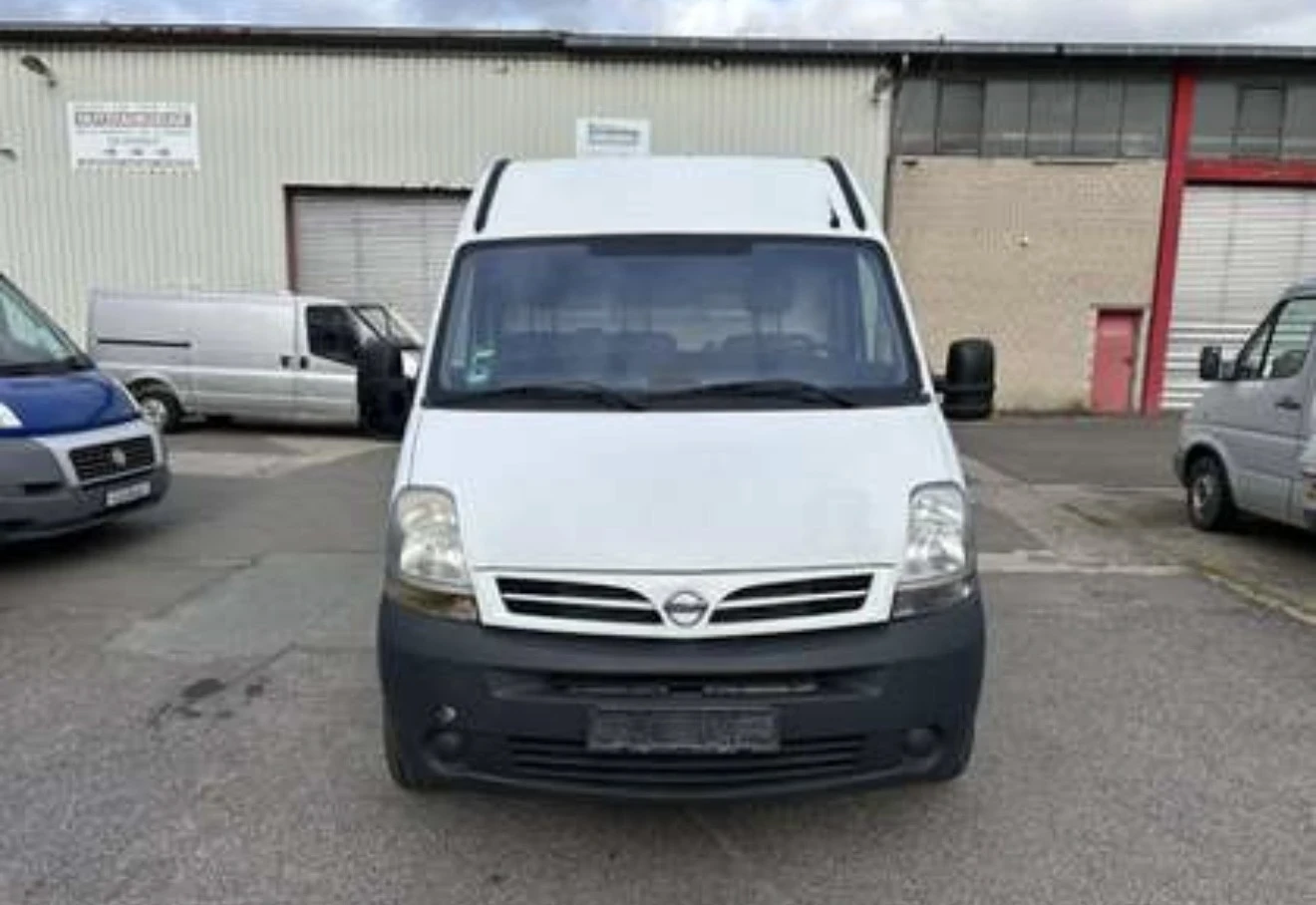 Nissan Interstar, снимка 4 - Бусове и автобуси - 54780942