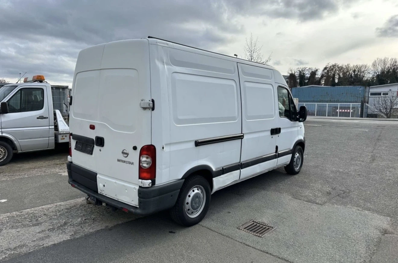 Nissan Interstar, снимка 2 - Бусове и автобуси - 54780942