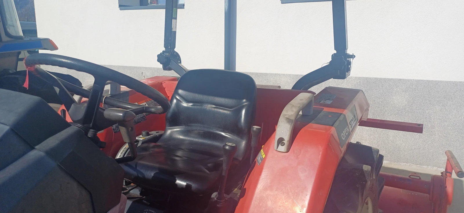 Трактор Mitsubishi MT246, снимка 4 - Селскостопанска техника - 53813724