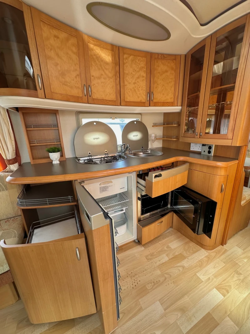 Каравана Hobby Prestige 720 / НОВ ВНОС / РЕГИСТРИРАНА / ТОП!, снимка 12 - Каравани и кемпери - 51082309