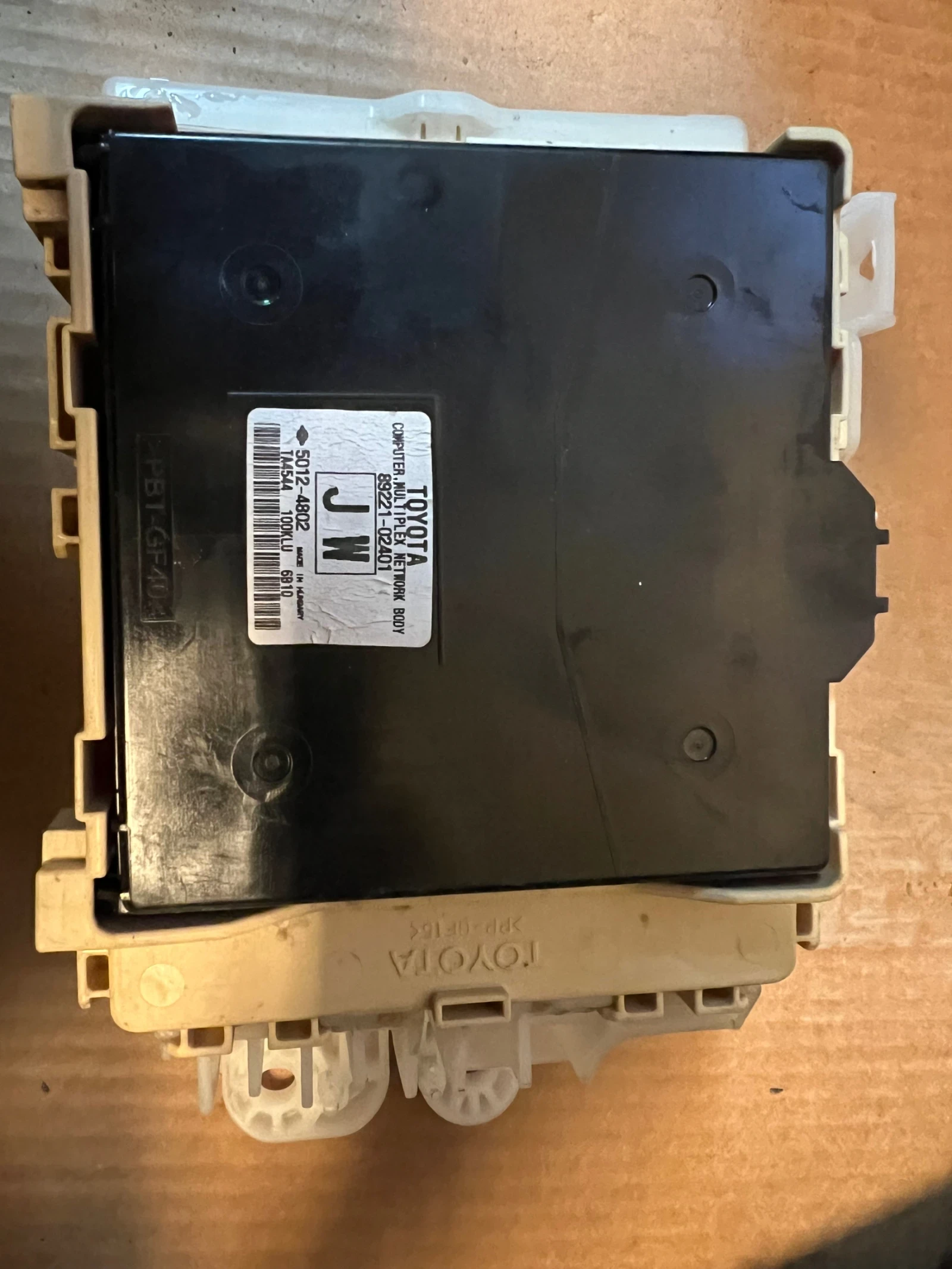 89221-02401 ����� ������� �����  Toyota Corolla E18 2013-2019 82730-12X80A | Mobile.bg � ����������� 1