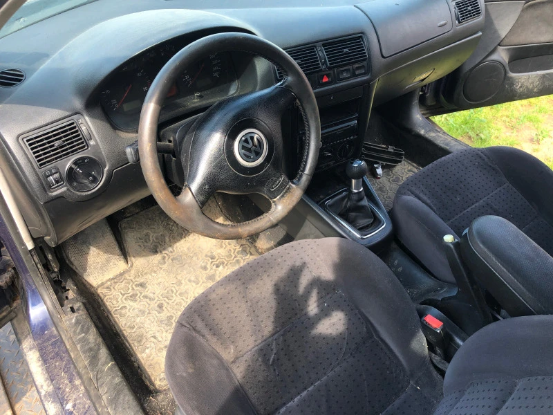 VW Golf 1.9 101, снимка 6 - Автомобили и джипове - 46305793