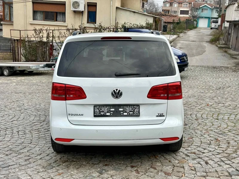 VW Touran 1.6tdi, снимка 4 - Автомобили и джипове - 48358165