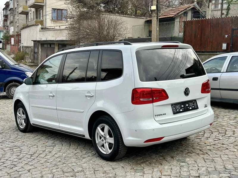 VW Touran 1.6tdi, снимка 2 - Автомобили и джипове - 48358165