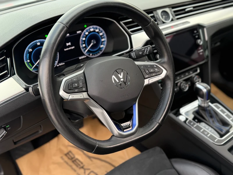 VW Passat Нов внос от Холандия!, снимка 10 - Автомобили и джипове - 52737932