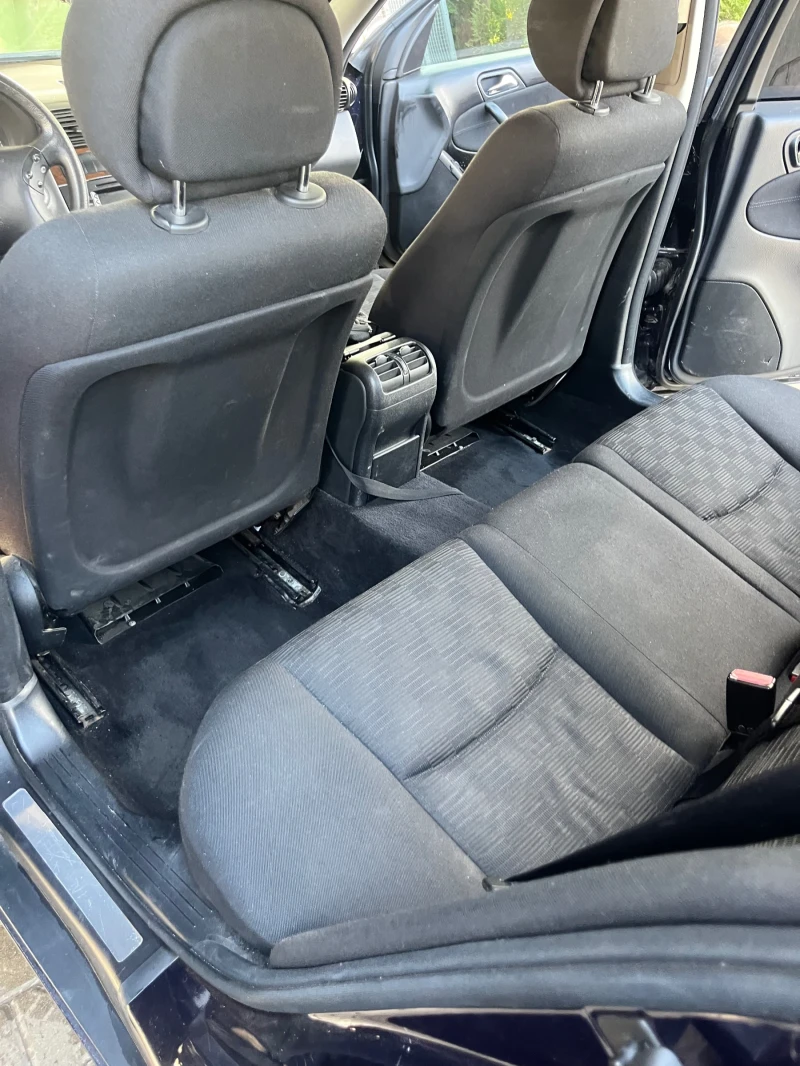 Mercedes-Benz C 220, снимка 6 - Автомобили и джипове - 52285619