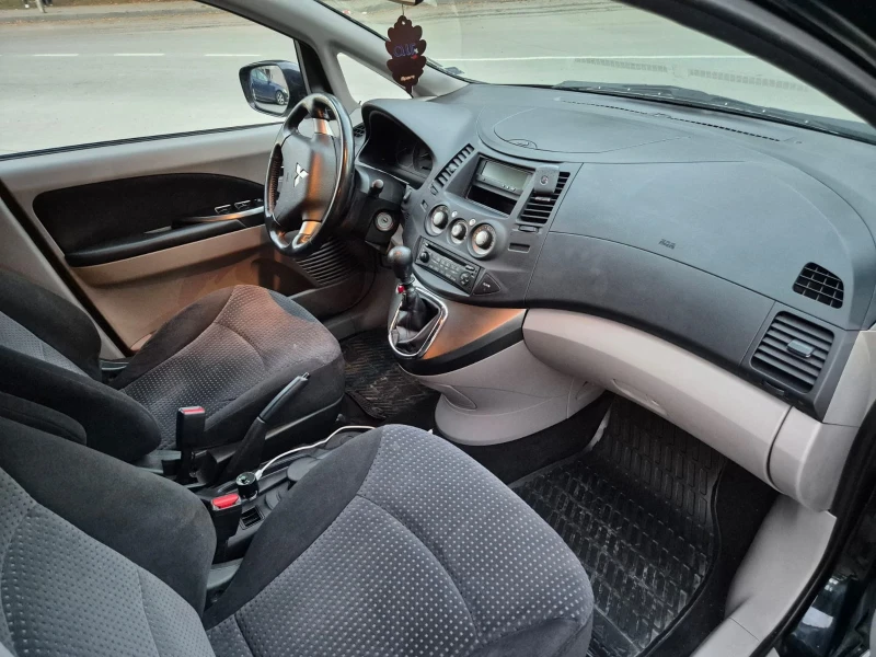 Mitsubishi Grandis, снимка 5 - Автомобили и джипове - 52506873