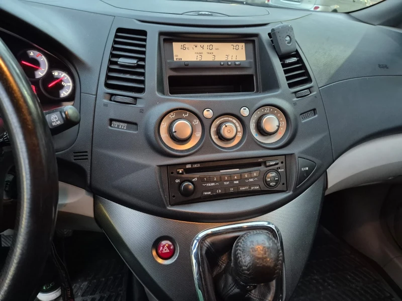 Mitsubishi Grandis, снимка 7 - Автомобили и джипове - 52506873