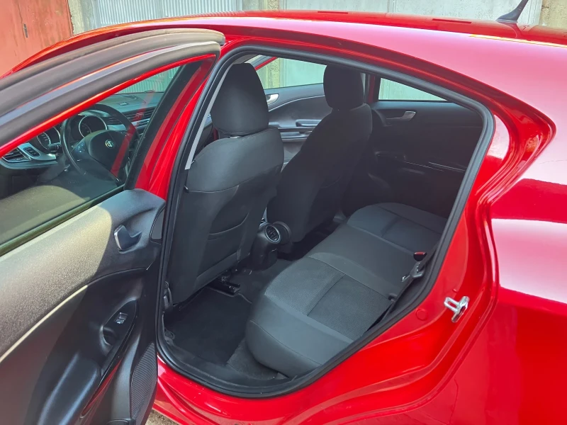 Alfa Romeo Giulietta 1.4 MultiAir, снимка 10 - Автомобили и джипове - 52627802