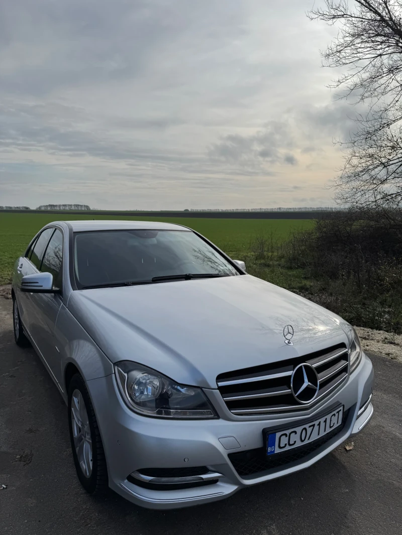 Mercedes-Benz C 220, снимка 3 - Автомобили и джипове - 52639653