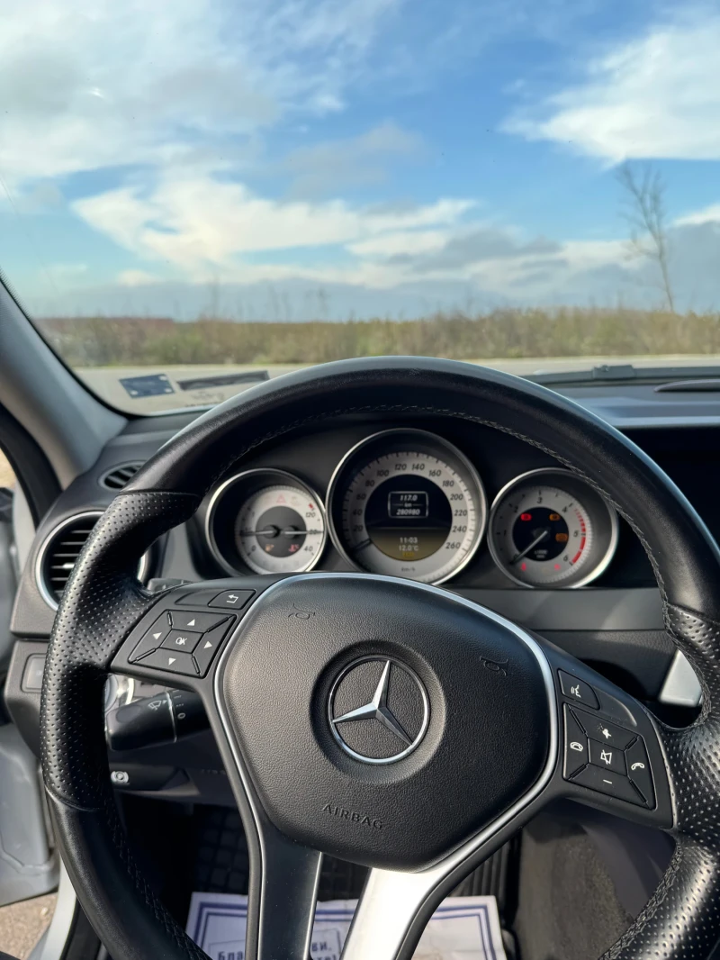 Mercedes-Benz C 220, снимка 15 - Автомобили и джипове - 52639653