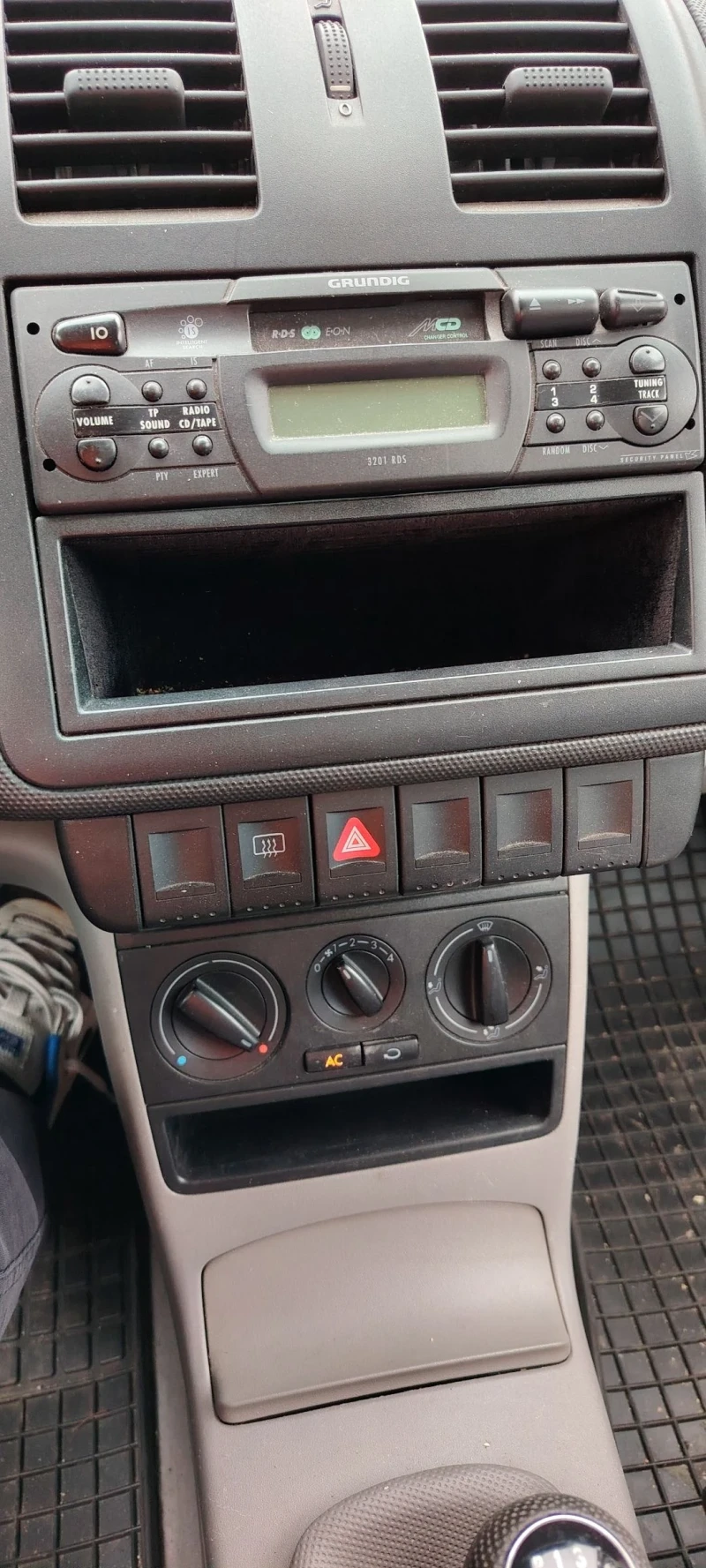 VW Lupo 1.4 75к.с, снимка 4 - Автомобили и джипове - 52654023