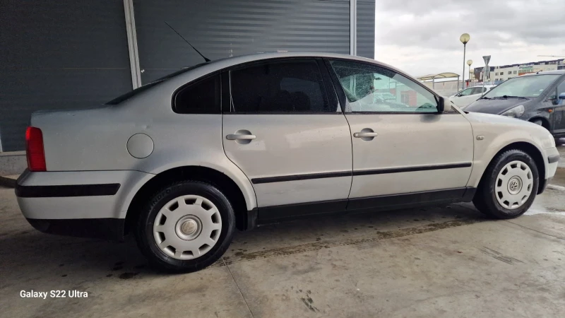 VW Passat, снимка 4 - Автомобили и джипове - 52661828