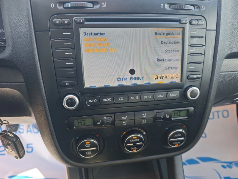 VW Golf 1.6БЕНЗИН 116KC, снимка 12 - Автомобили и джипове - 53008546