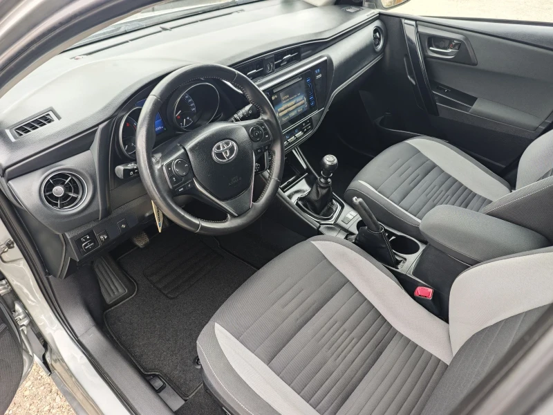 Toyota Auris 1.6 EXCLUSIVE , снимка 14 - Автомобили и джипове - 53582614