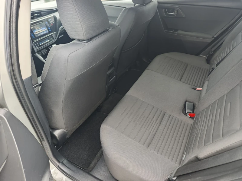 Toyota Auris 1.6 EXCLUSIVE , снимка 17 - Автомобили и джипове - 53582614