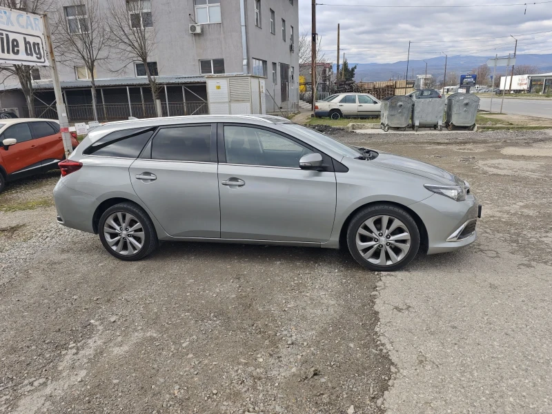 Toyota Auris 1.6 EXCLUSIVE , снимка 4 - Автомобили и джипове - 53582614