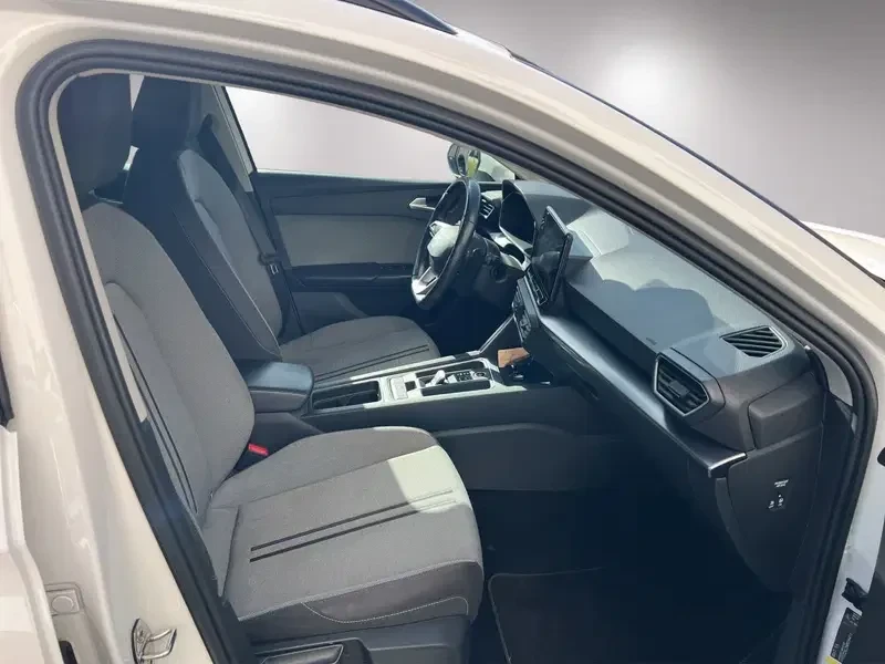 Seat Leon 1.5TGI МЕТАН SWISS, снимка 8 - Автомобили и джипове - 54306215