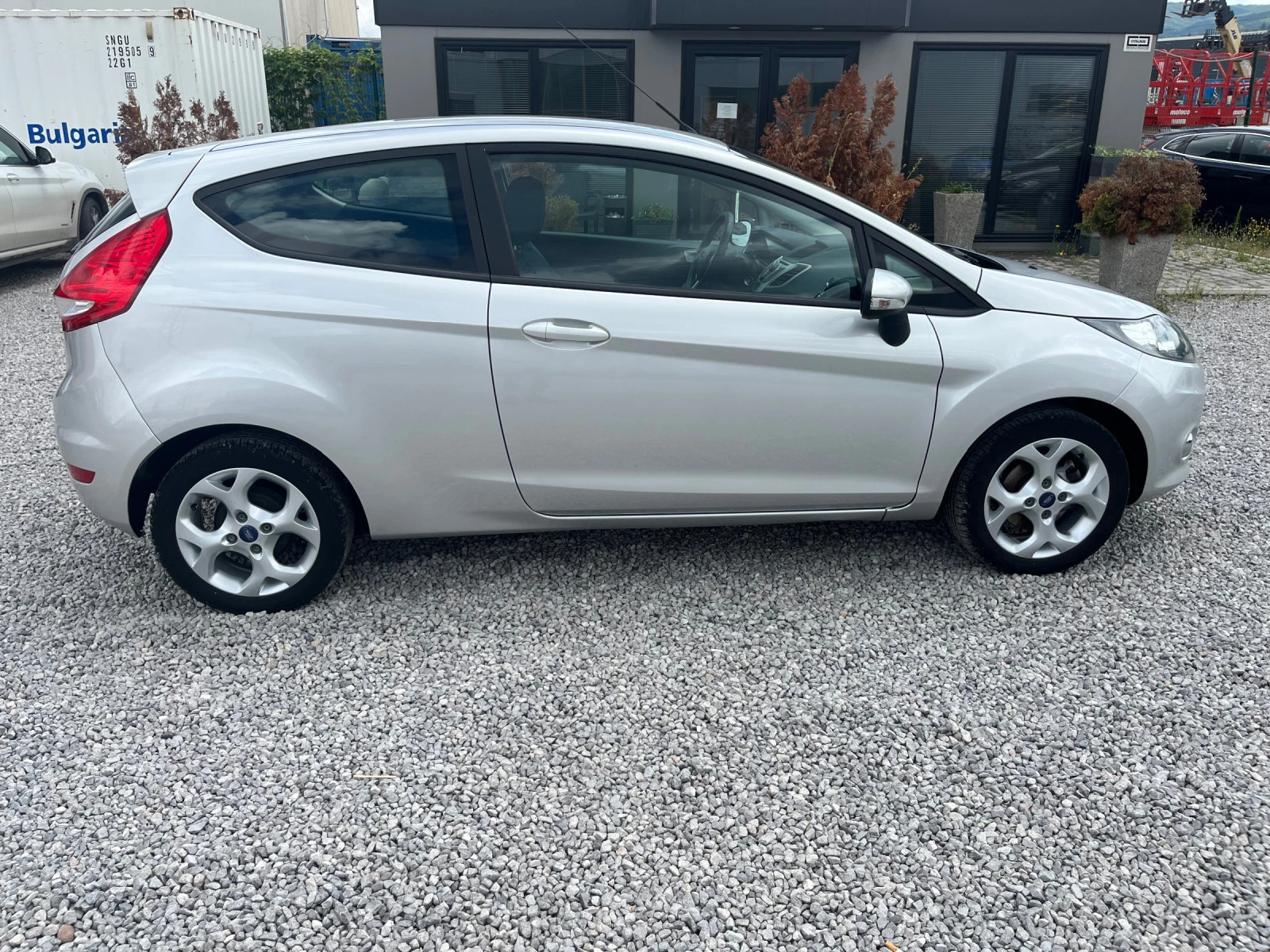 Ford Fiesta 1.2i-60k.c. Ikon - изображение 5