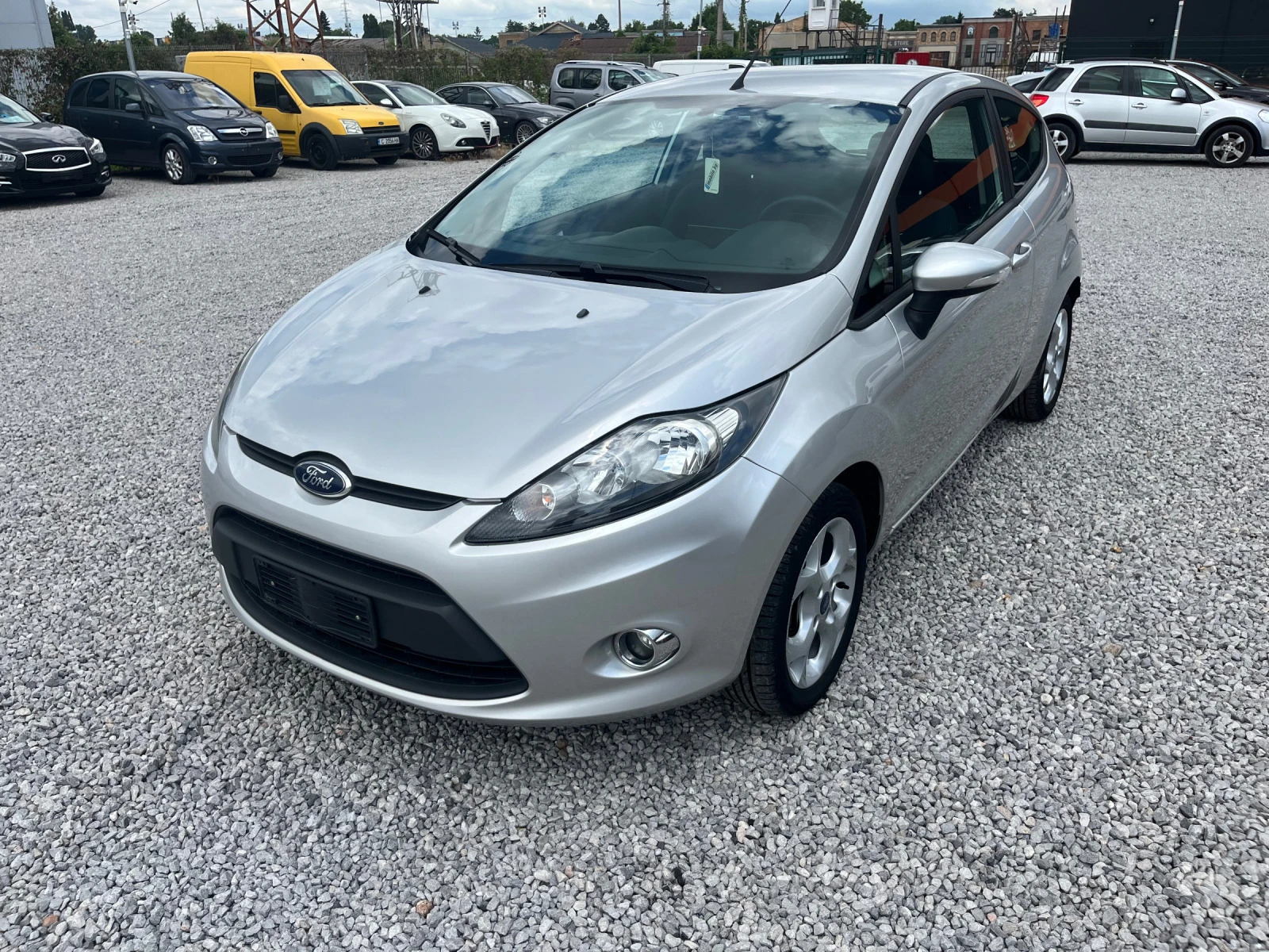 Ford Fiesta 1.2i-60k.c. Ikon - изображение 2