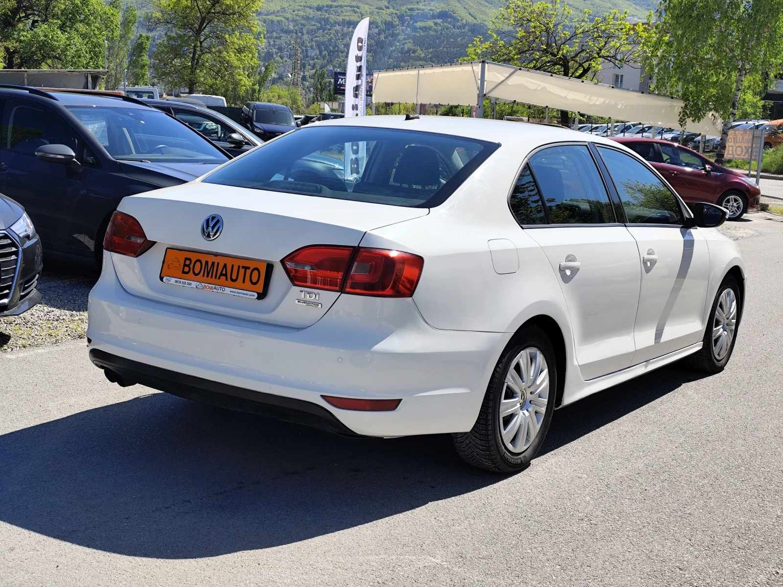 VW Jetta 2.0TDi* DSG-АВТОМАТИК* EURO5* NAVI* MMI - изображение 4