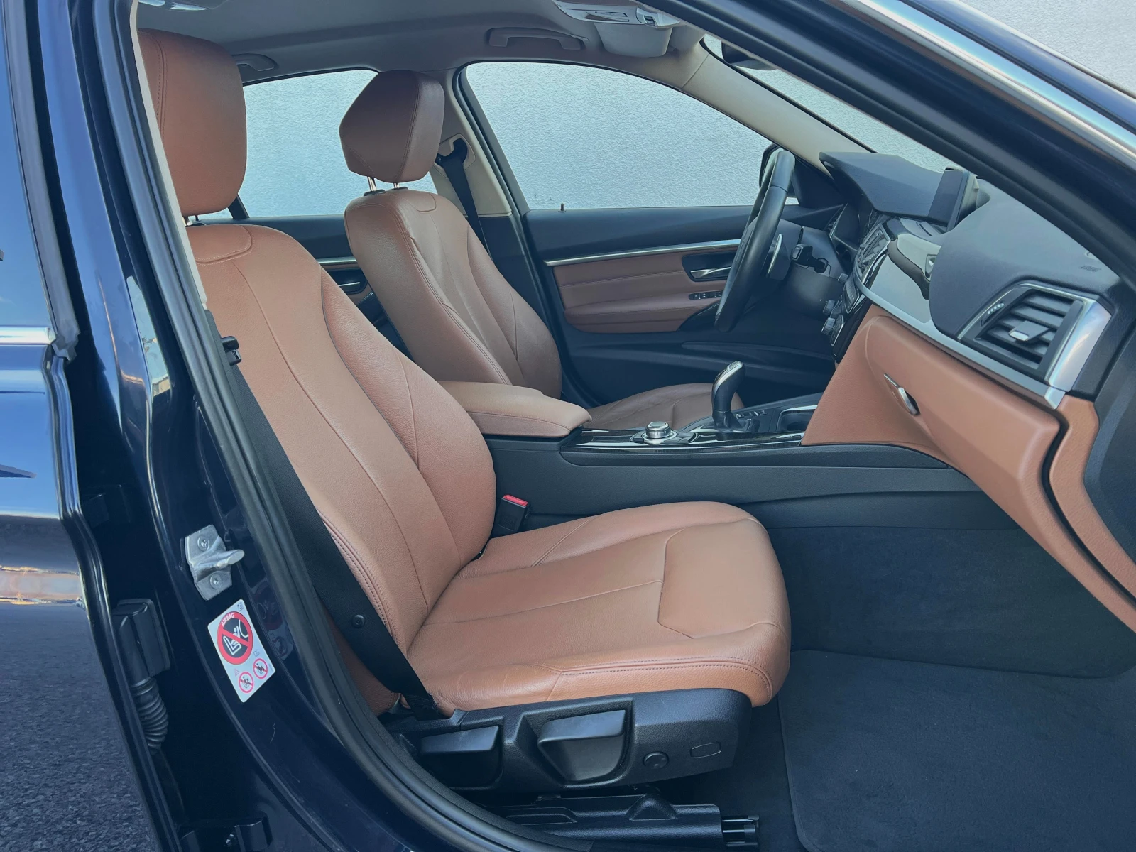 BMW 320 d xDrive Facelift ПРОЧЕТИ ОПИСАНИЕТО, снимка 11 - Автомобили и джипове - 53787371