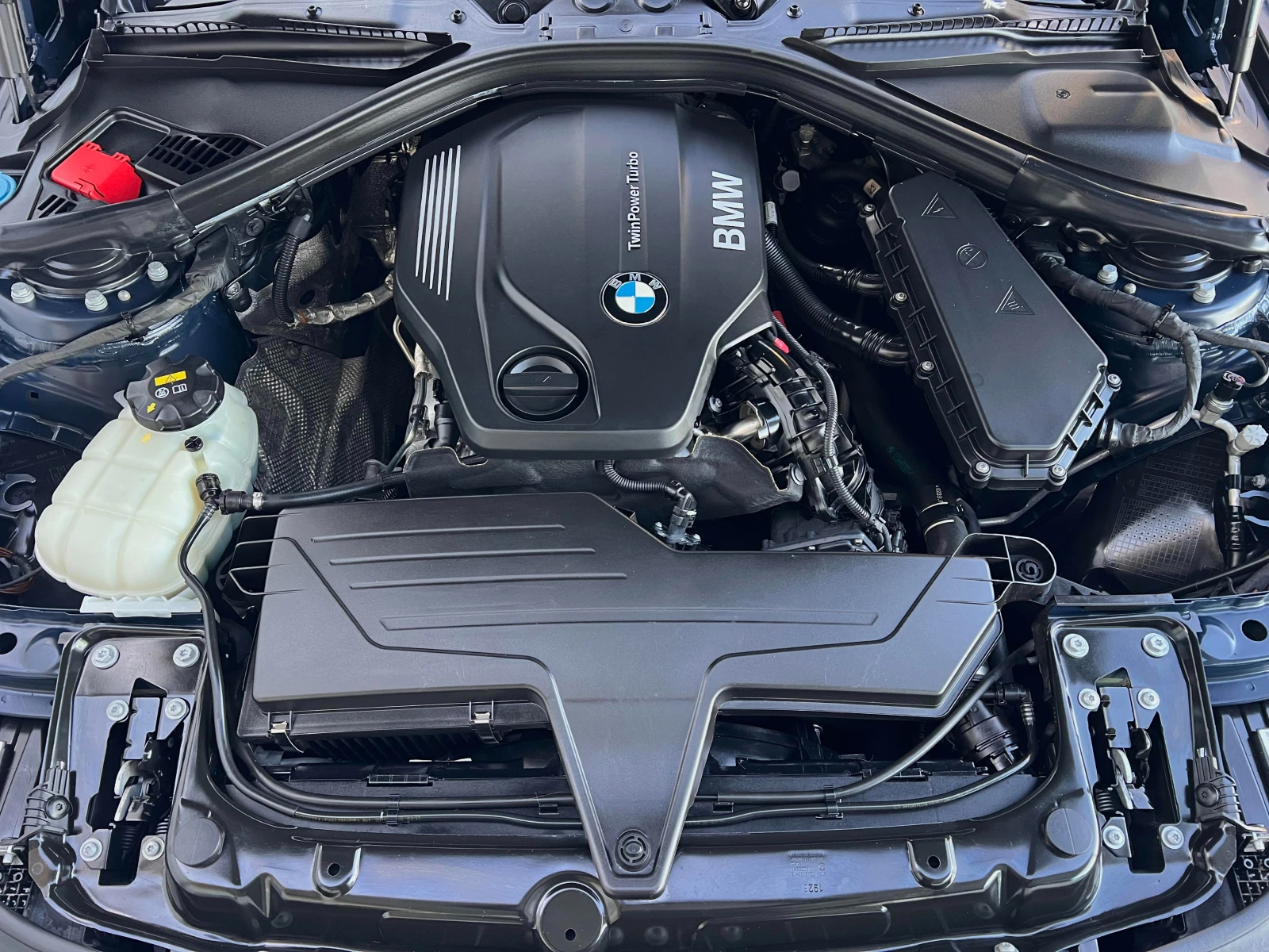 BMW 320 d xDrive Facelift ПРОЧЕТИ ОПИСАНИЕТО, снимка 15 - Автомобили и джипове - 53787371