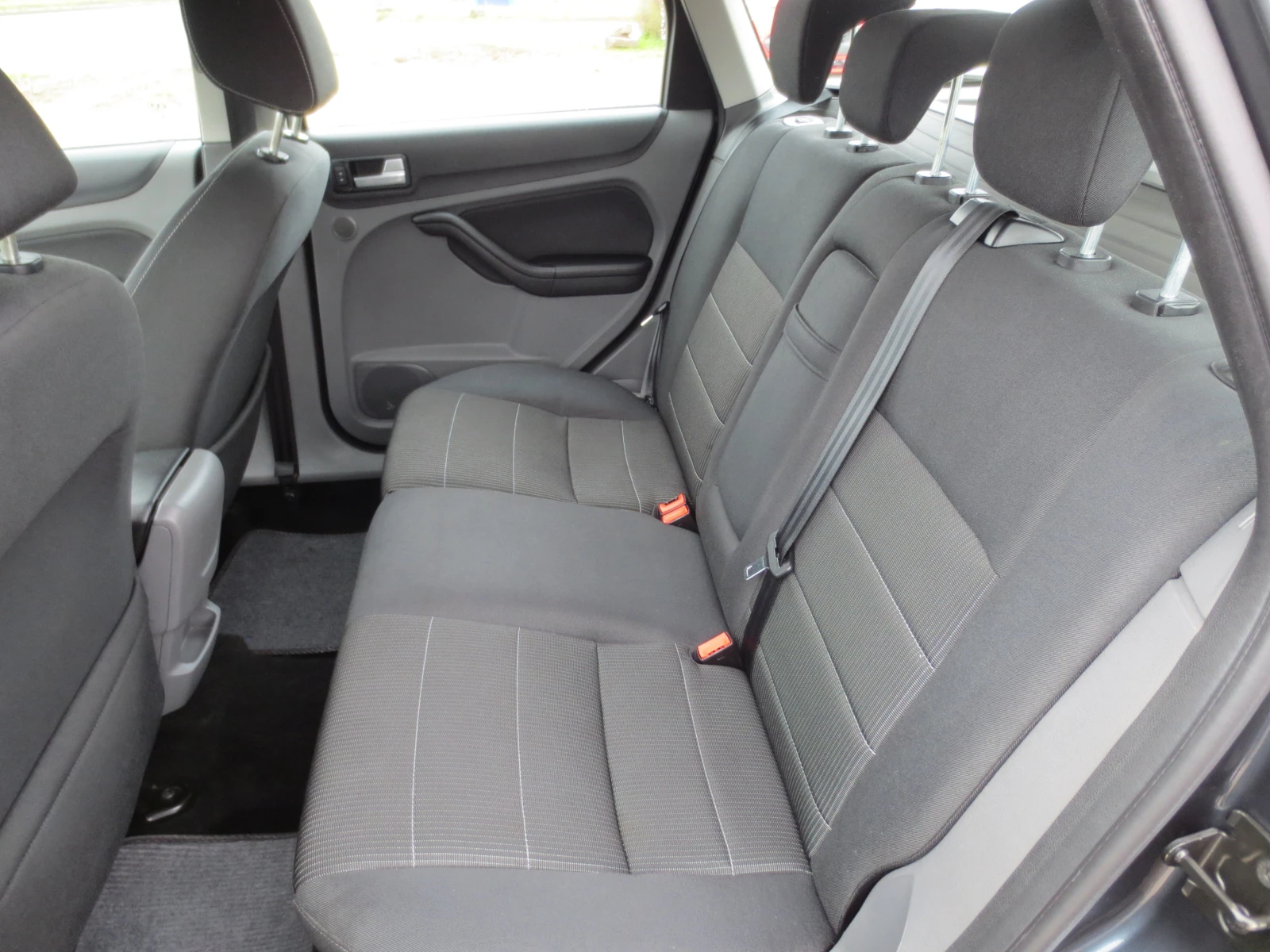 Ford Focus 1.6 i  | Mobile.bg � ����������� 13