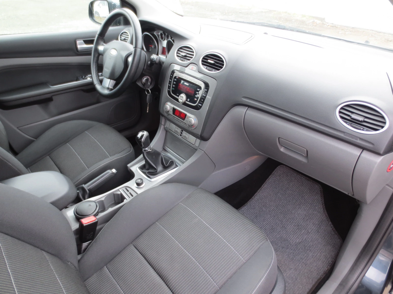 Ford Focus 1.6 i  | Mobile.bg � ����������� 16