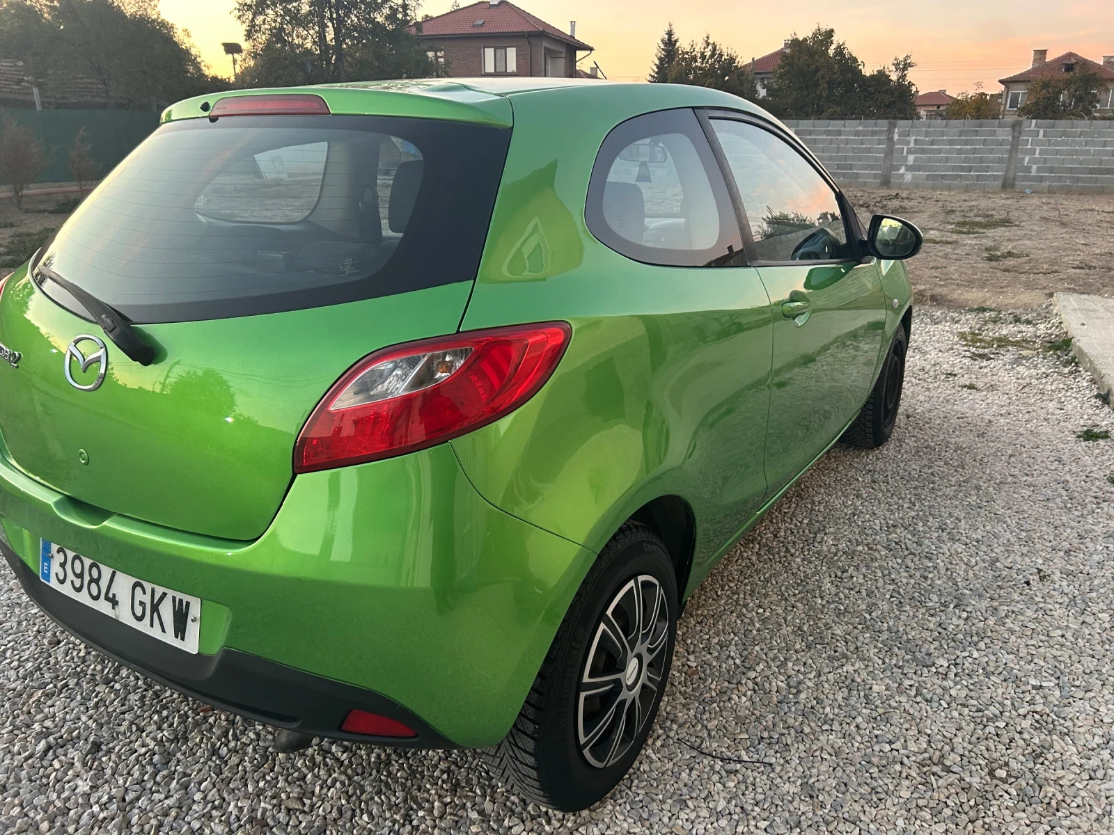 Mazda 2 1.4Hdi климатик, снимка 2 - Автомобили и джипове - 54285965