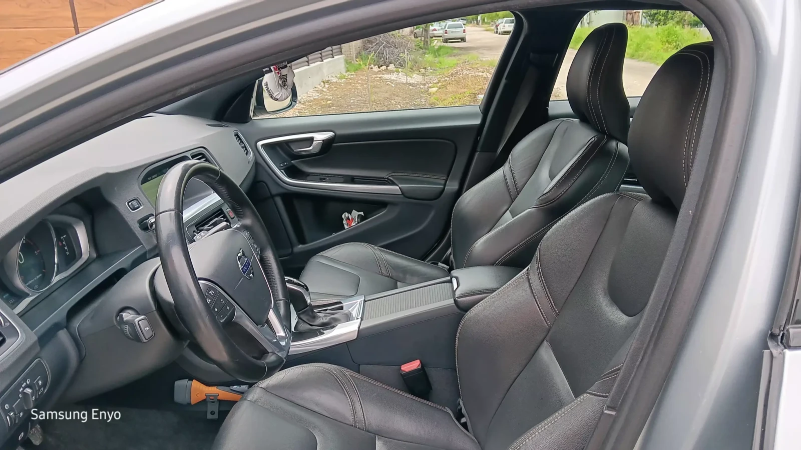 Volvo V60 2, 4 D6 Twin Engine , снимка 11 - Автомобили и джипове - 54390699