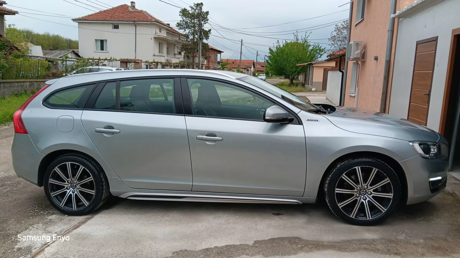 Volvo V60 2, 4 D6 Twin Engine , снимка 7 - Автомобили и джипове - 54390699