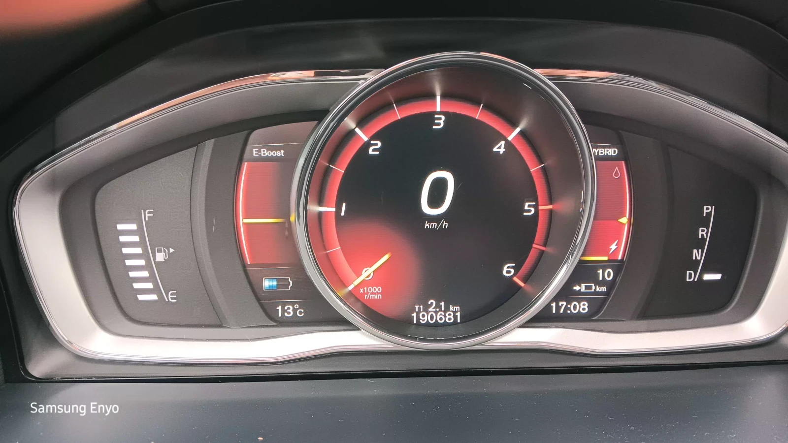 Volvo V60 2, 4 D6 Twin Engine , снимка 10 - Автомобили и джипове - 54390699