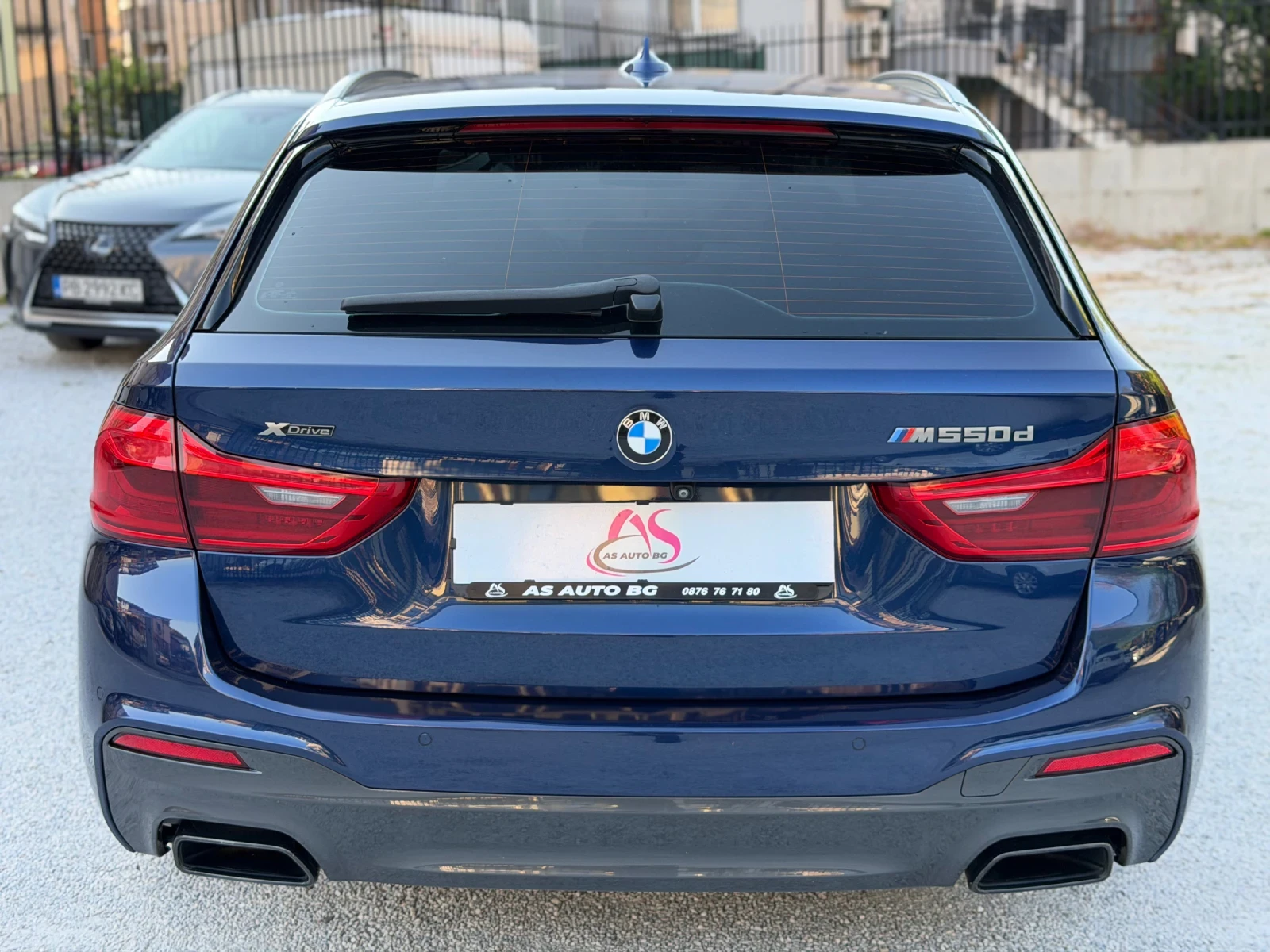 BMW 550 D* xD* LED* DIGITAL COCKPIT* PANO* CAMERA, снимка 6 - Автомобили и джипове - 54429930