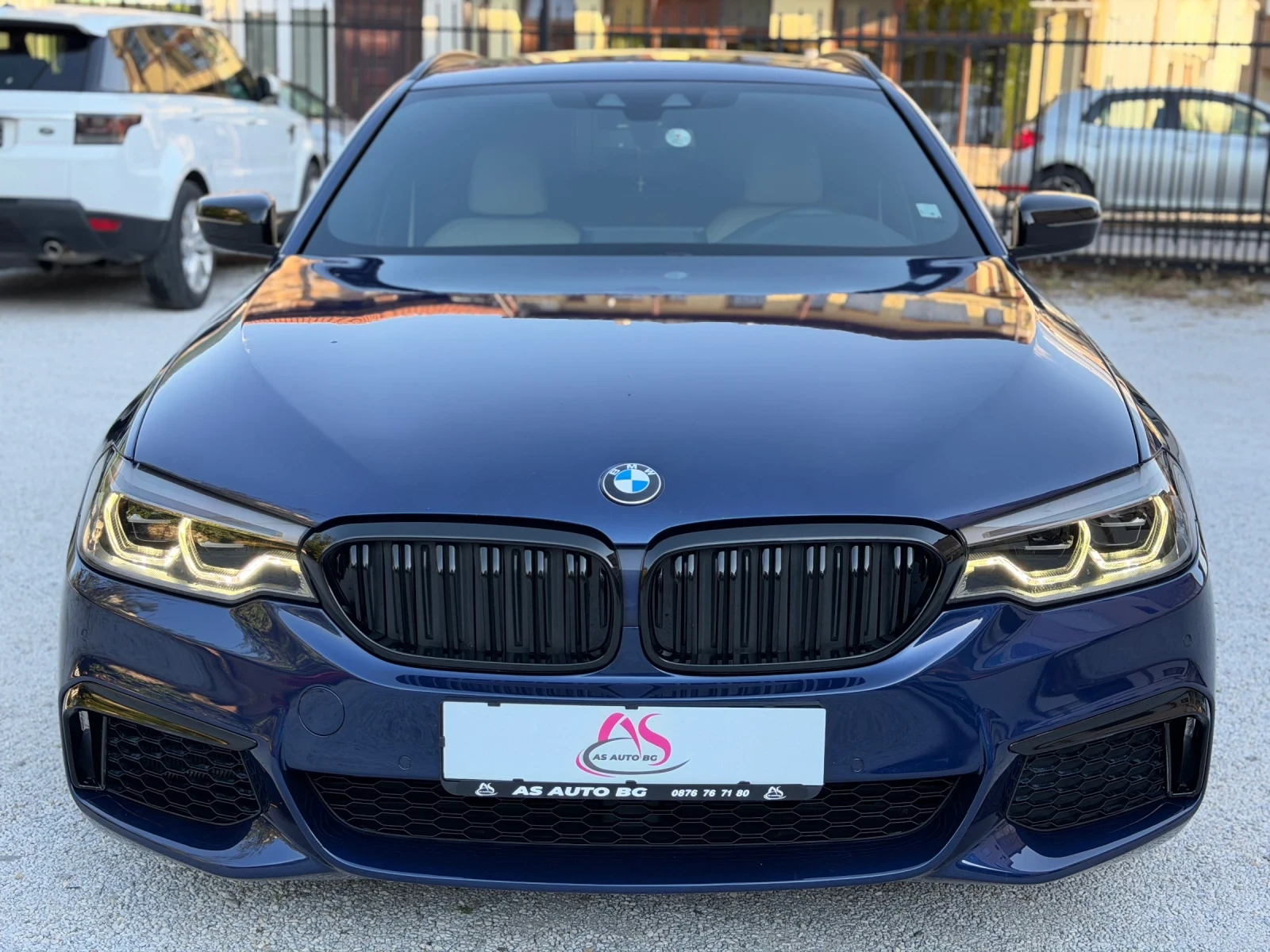 BMW 550 D* xD* LED* DIGITAL COCKPIT* PANO* CAMERA, снимка 2 - Автомобили и джипове - 54429930