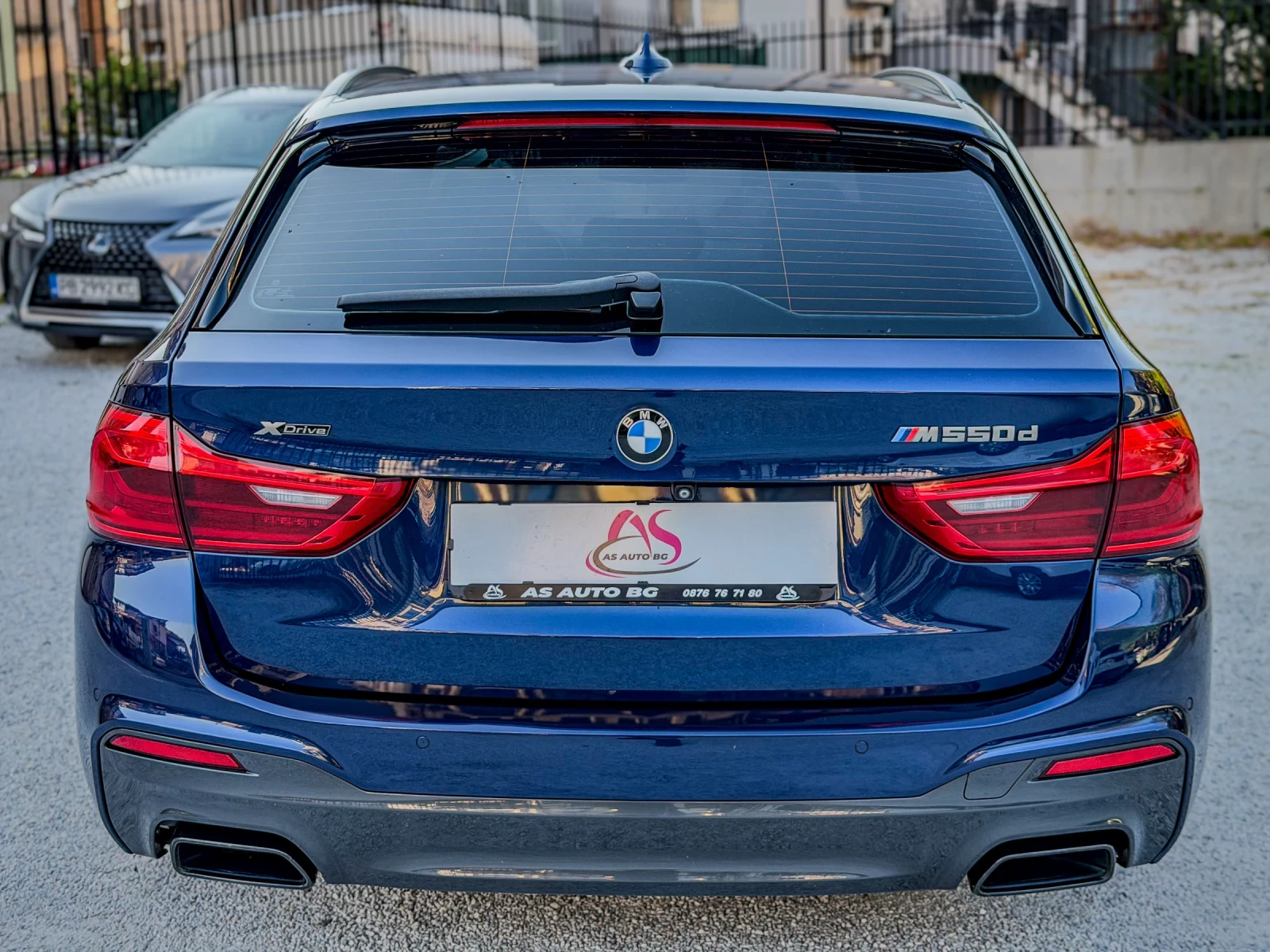 BMW 550 D* xD* LED* DIGITAL COCKPIT* PANO* CAMERA, снимка 6 - Автомобили и джипове - 54429930