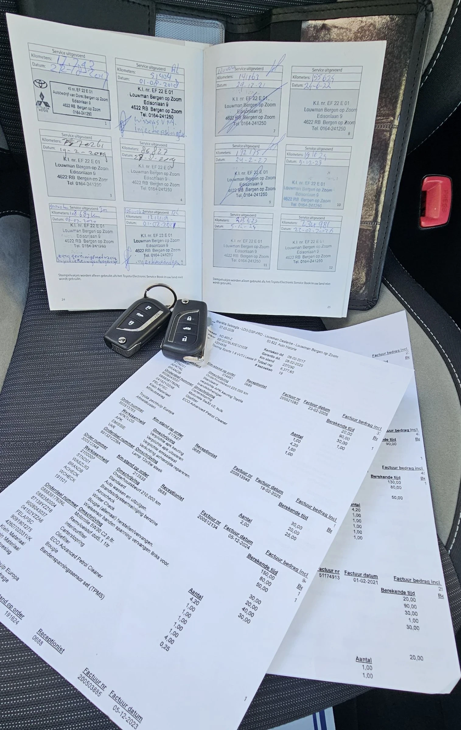 Toyota Avensis 1.8 VVT-i 147ks, снимка 15 - Автомобили и джипове - 54636077