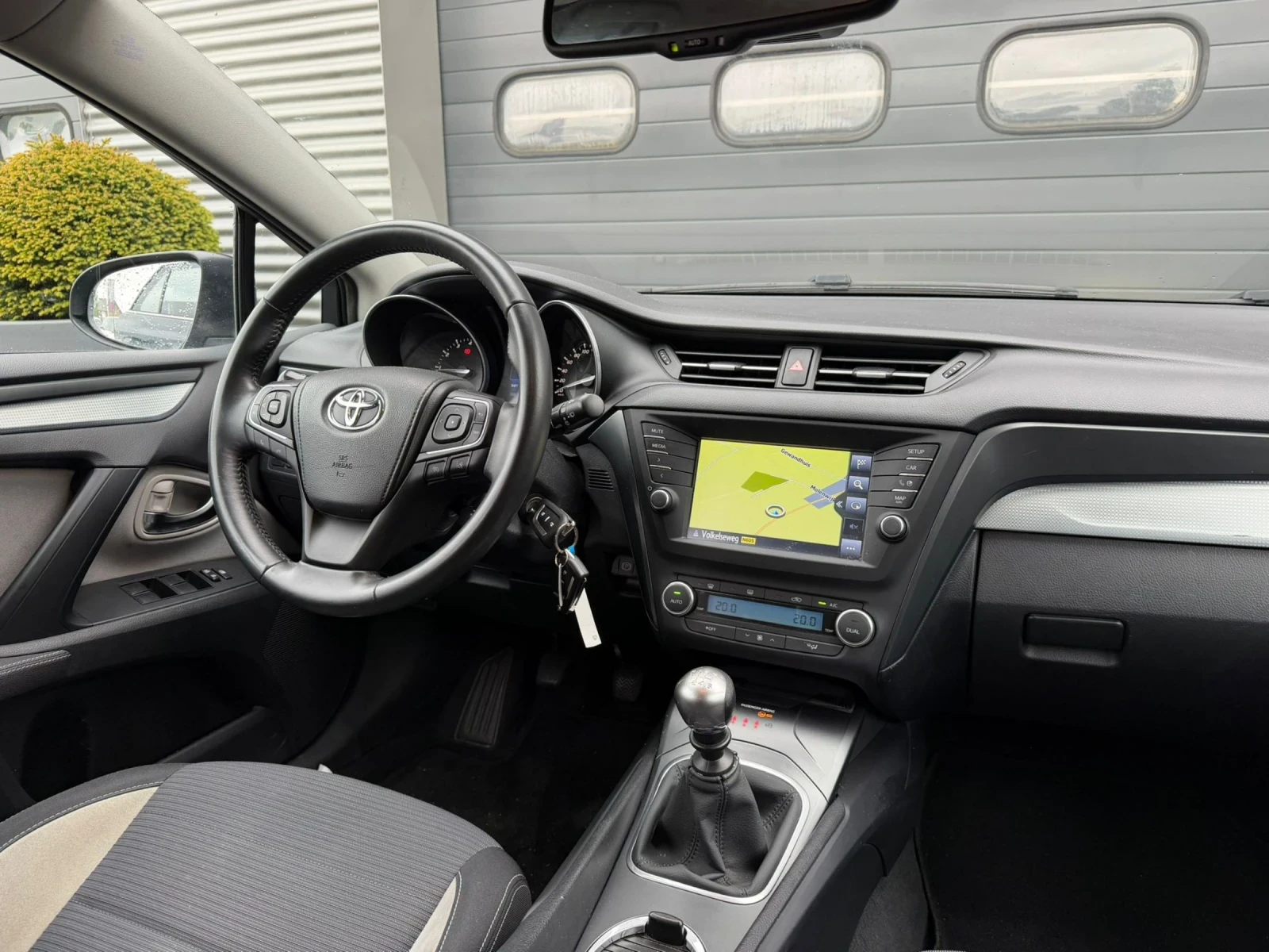 Toyota Avensis 1.8 VVT-i 147ks, снимка 9 - Автомобили и джипове - 54442312