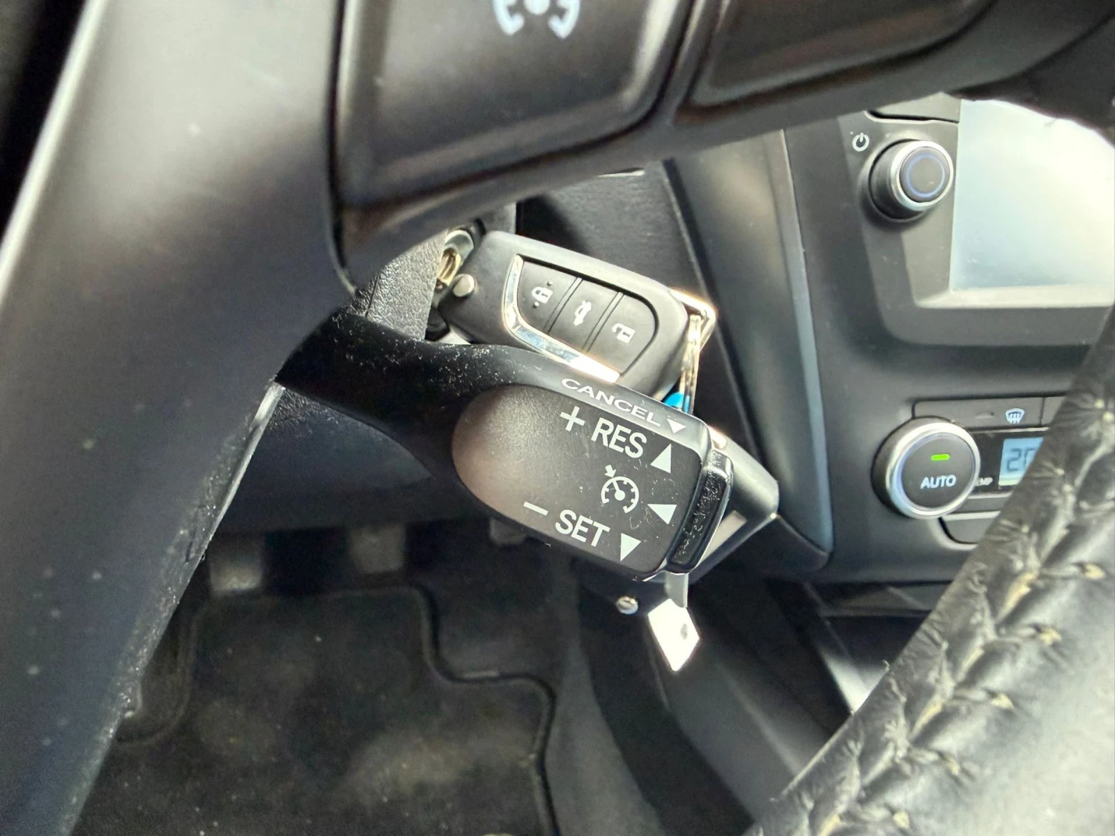 Toyota Avensis 1.8 VVT-i 147ks, снимка 17 - Автомобили и джипове - 54442312