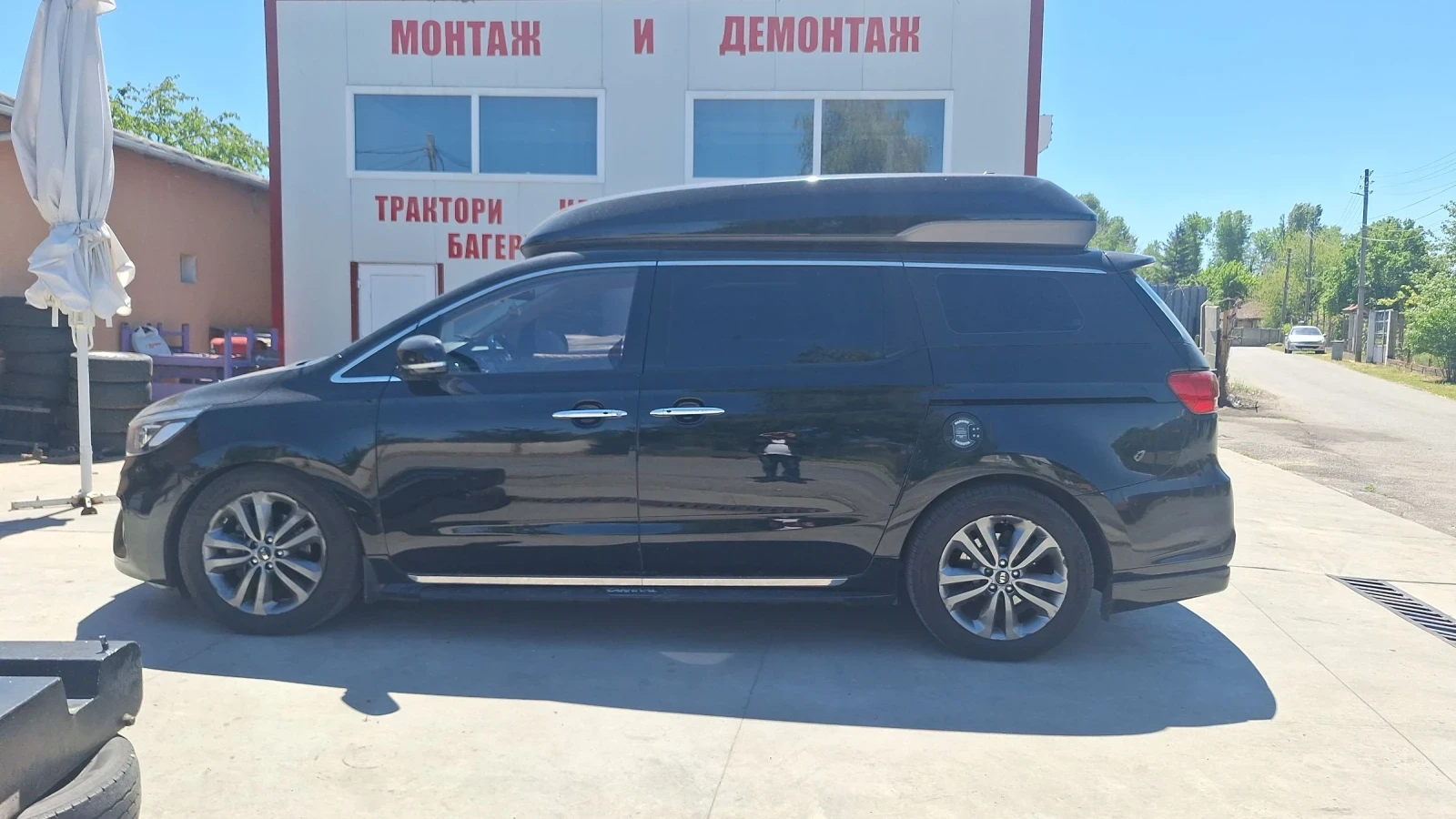 Kia Carnival, снимка 11 - Автомобили и джипове - 54588569