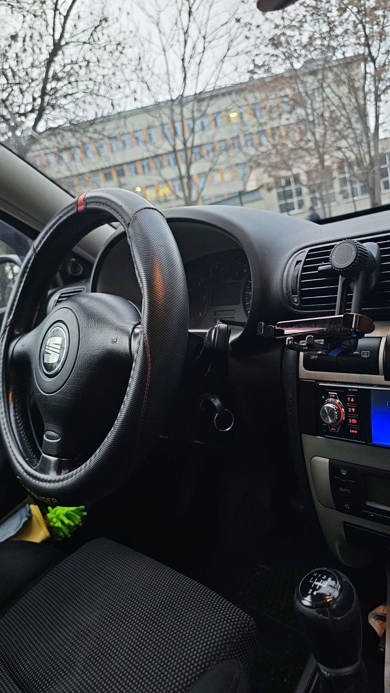 Seat Leon 1.9 TDI, снимка 9 - Автомобили и джипове - 54933405