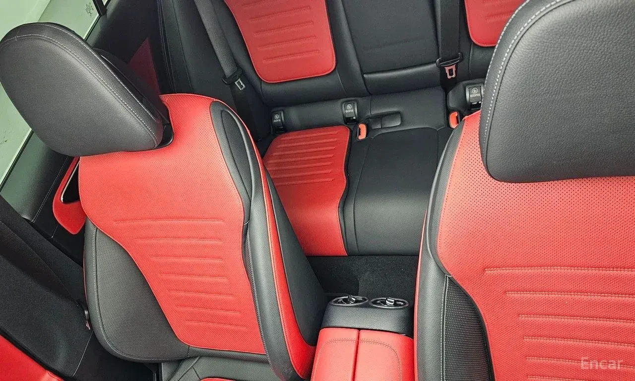 Mercedes-Benz C 300 AMG* LINE* ПОДГРЕВ* ОБДУХВАНЕ* LANE* ASSIST* 360КА, снимка 15 - Автомобили и джипове - 55693445