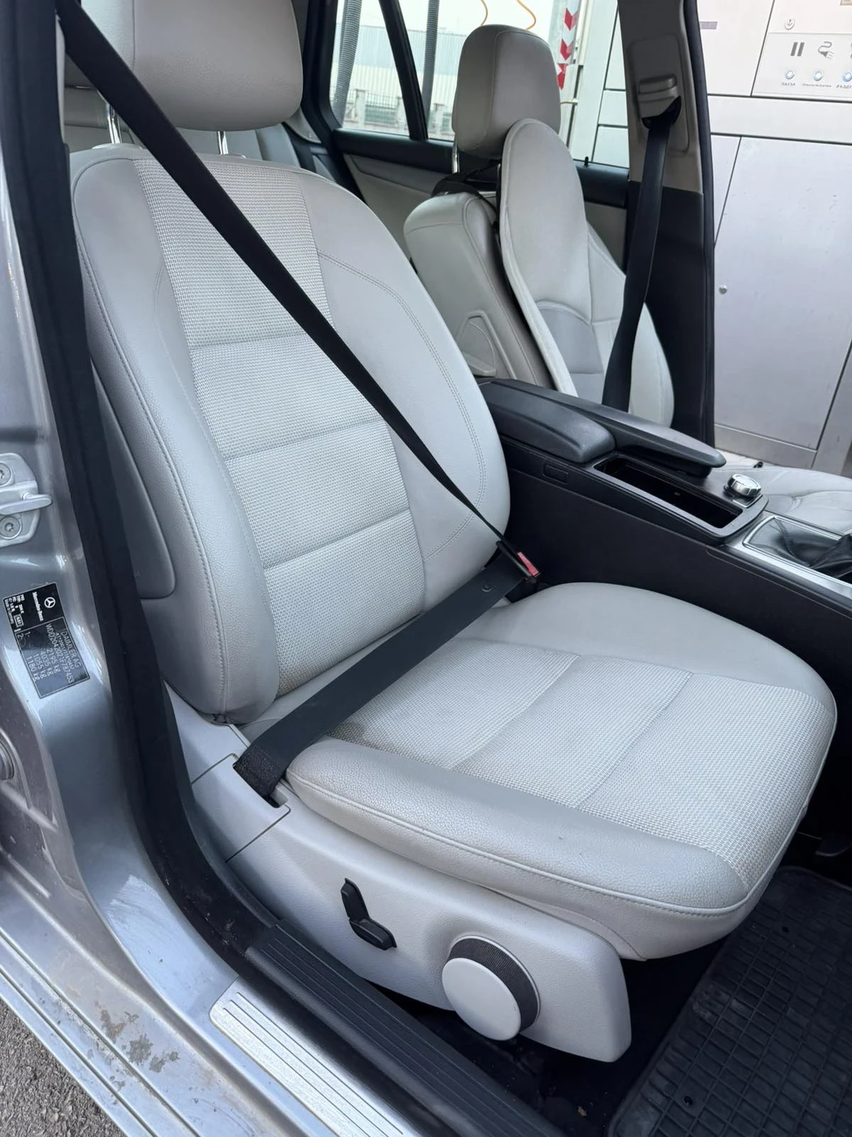 Mercedes-Benz C 220, снимка 4 - Автомобили и джипове - 55891580