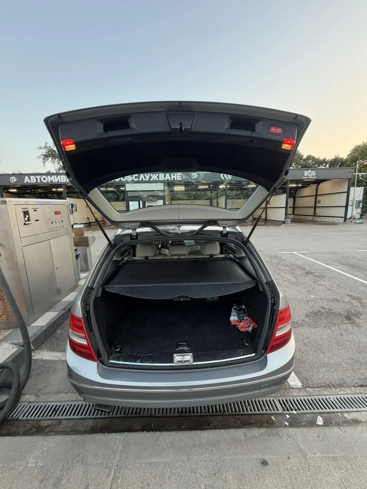 Mercedes-Benz C 220, снимка 10 - Автомобили и джипове - 55891580