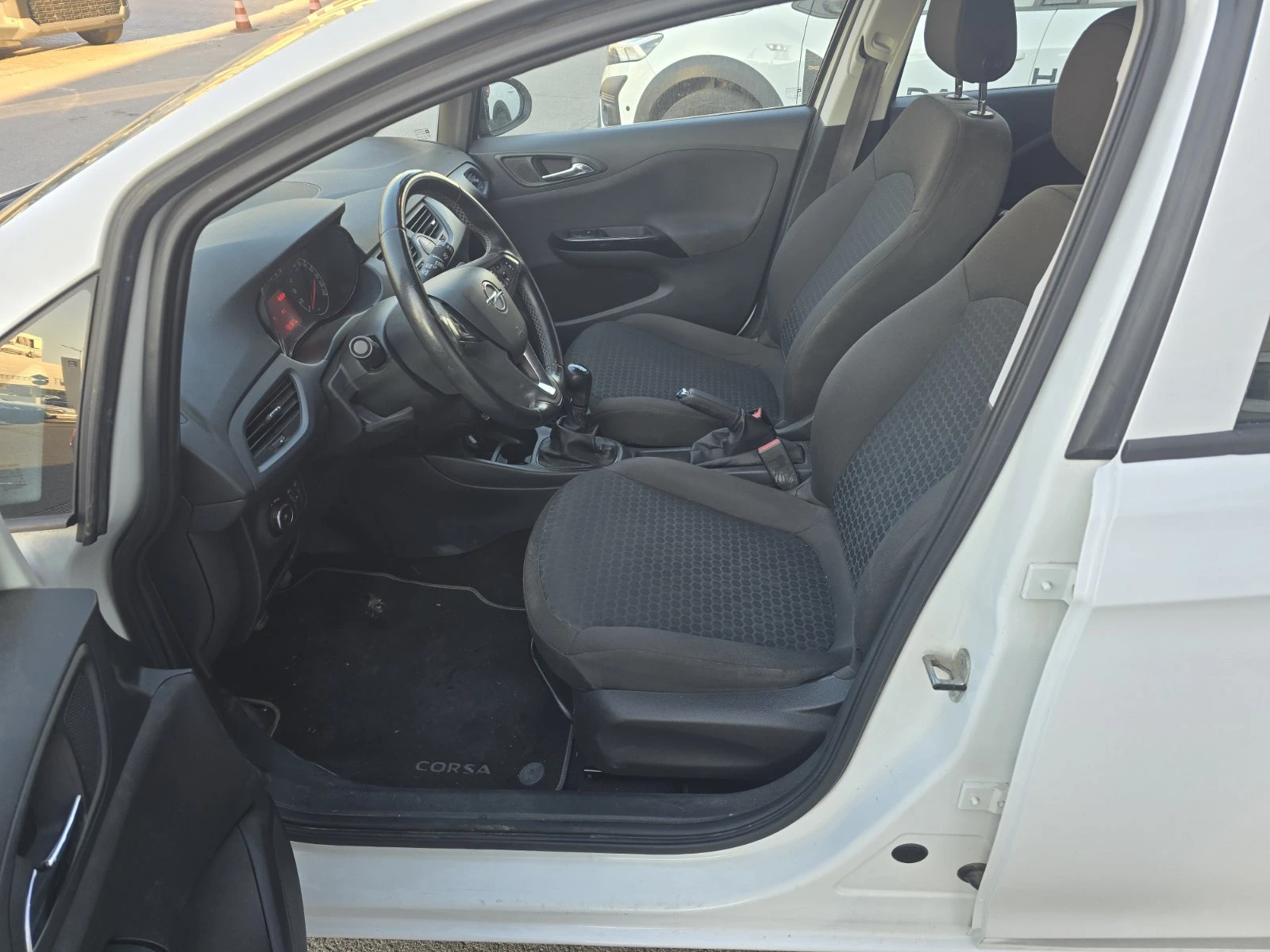 Opel Corsa 1.4 бензин 75, снимка 12 - Автомобили и джипове - 56099318