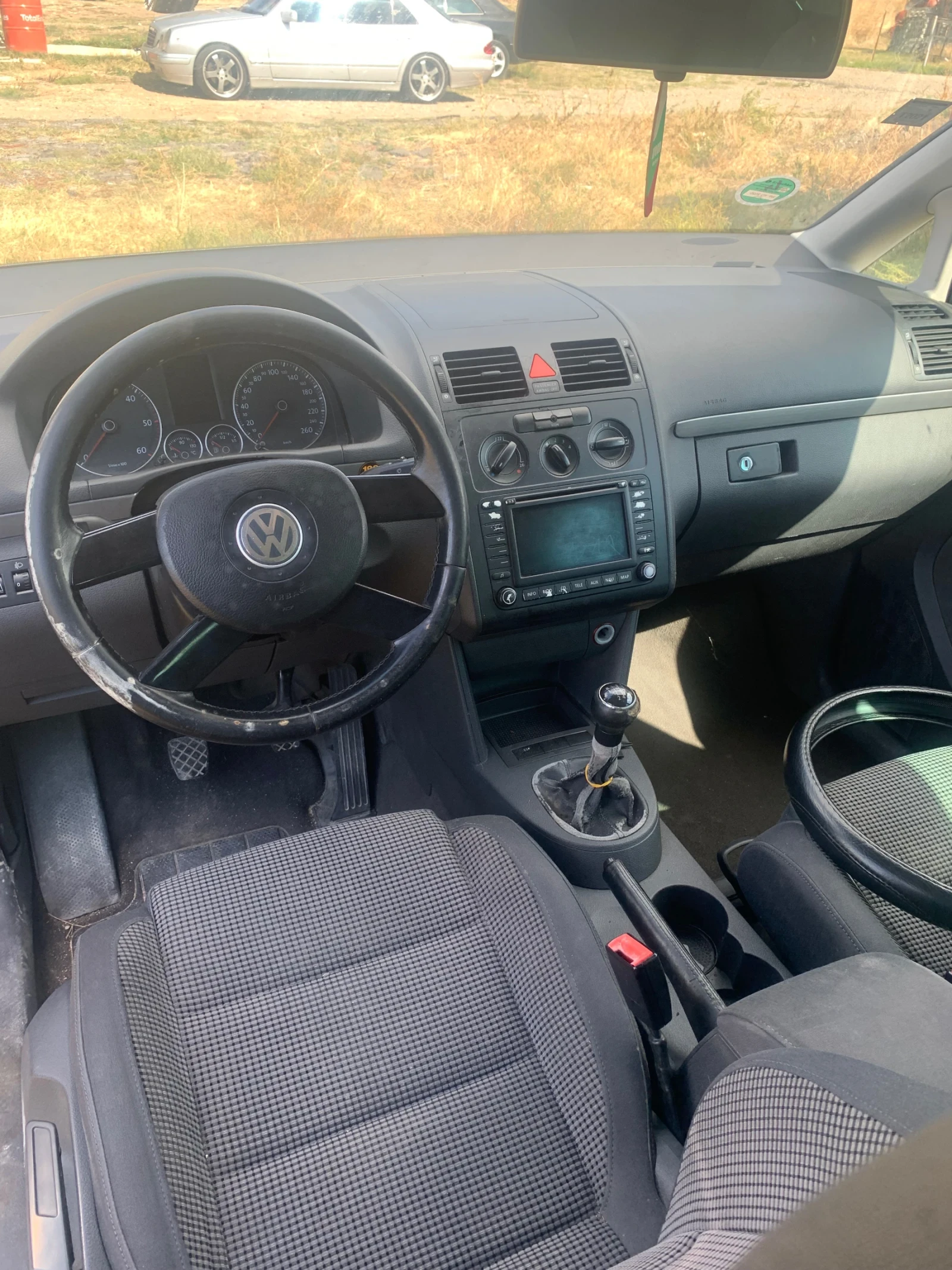 VW Touran Ван, снимка 5 - Автомобили и джипове - 56311600