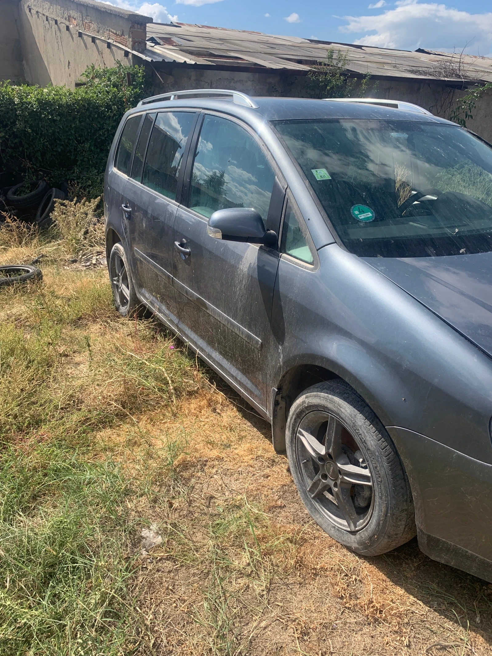 VW Touran Ван, снимка 2 - Автомобили и джипове - 56311600