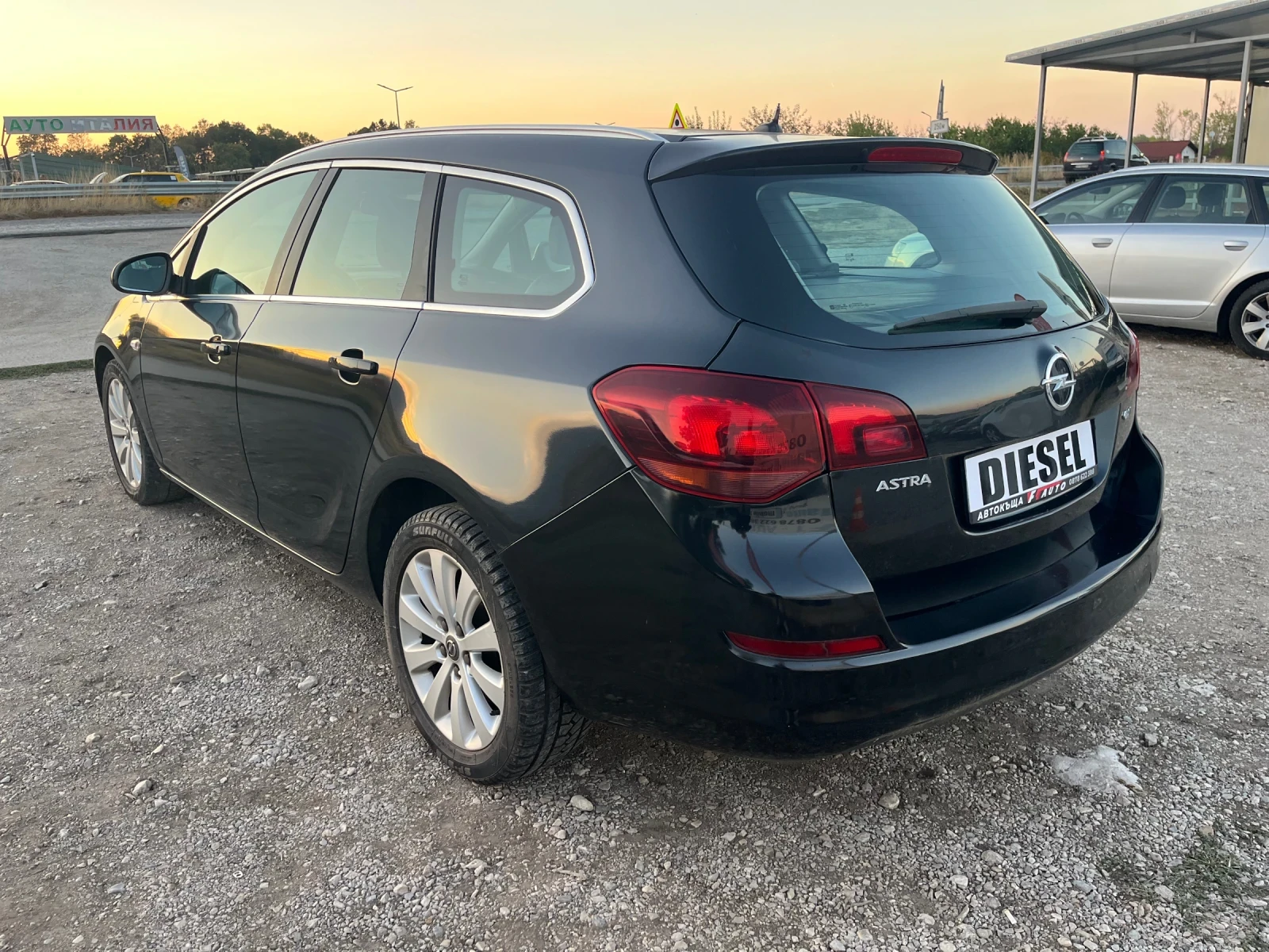 Opel Astra 1.7CDTI-125-ITALIA, снимка 10 - Автомобили и джипове - 56320785